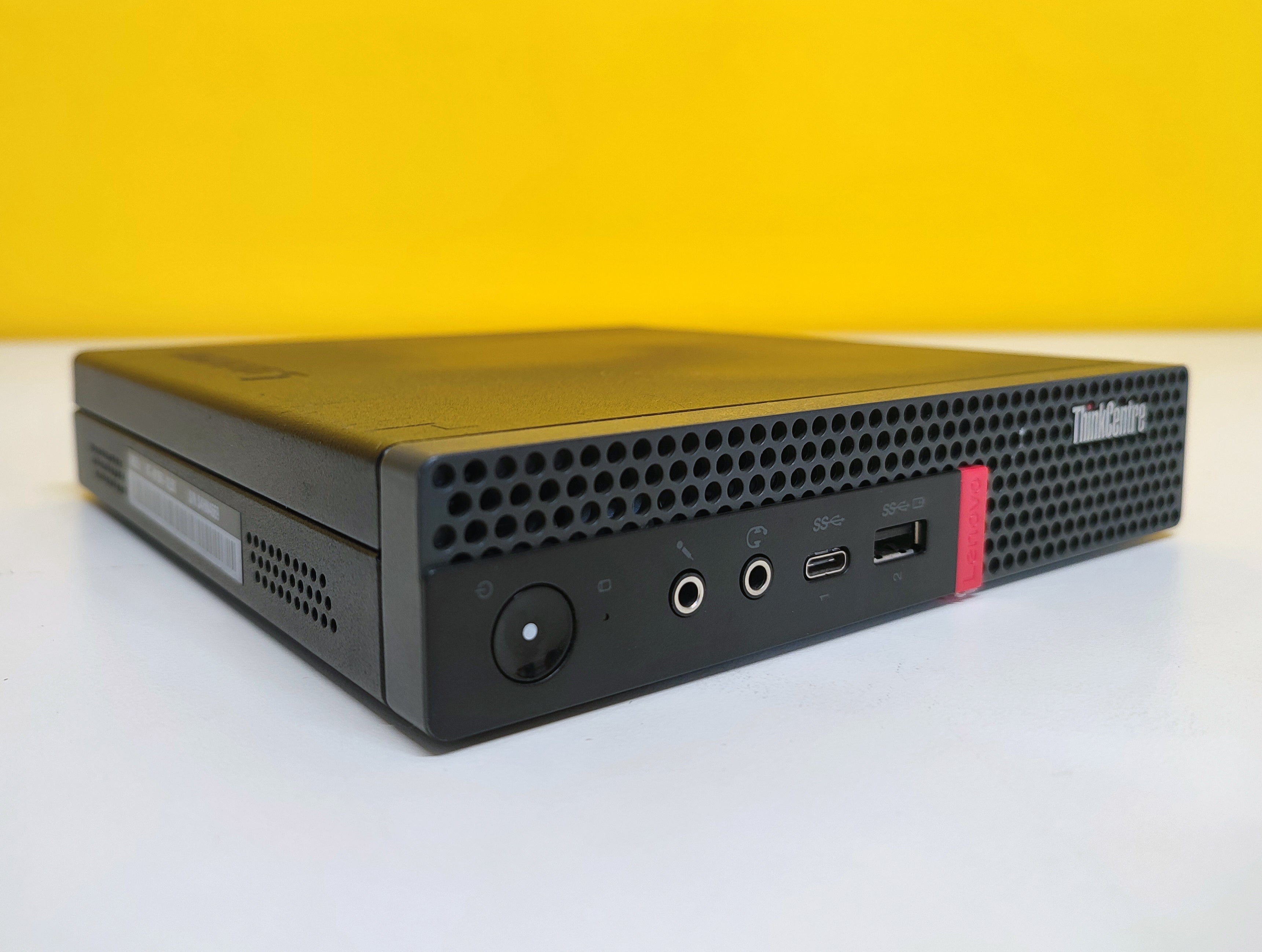 Lenovo ThinkCentre M920Q Mini PC Ricondizionato | Windows 11 Pro Display Port HDMI USB Type-C Ultra-Compatto e Potente Lenovo ThinkCentre M920Q Mini PC Ricondizionato | Windows 11 Pro Display Port HDMI USB Type-C Ultra-Compatto e Potente